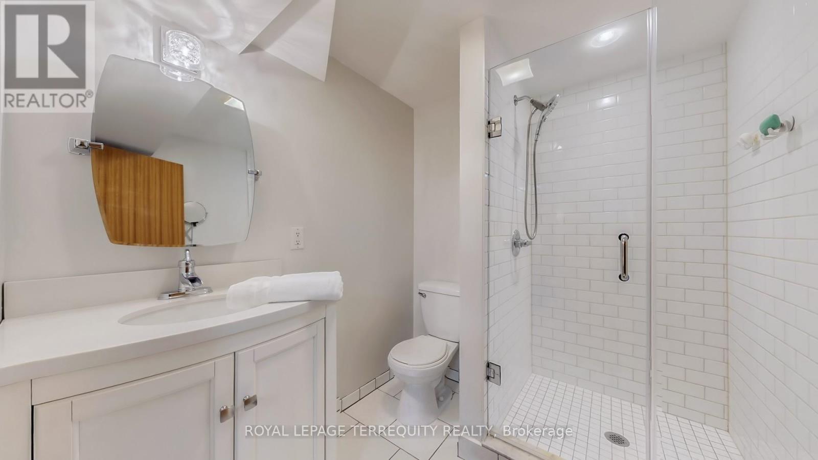8 Ashall Boulevard, Toronto, Ontario  M4B 3C1 - Photo 28 - E12144339