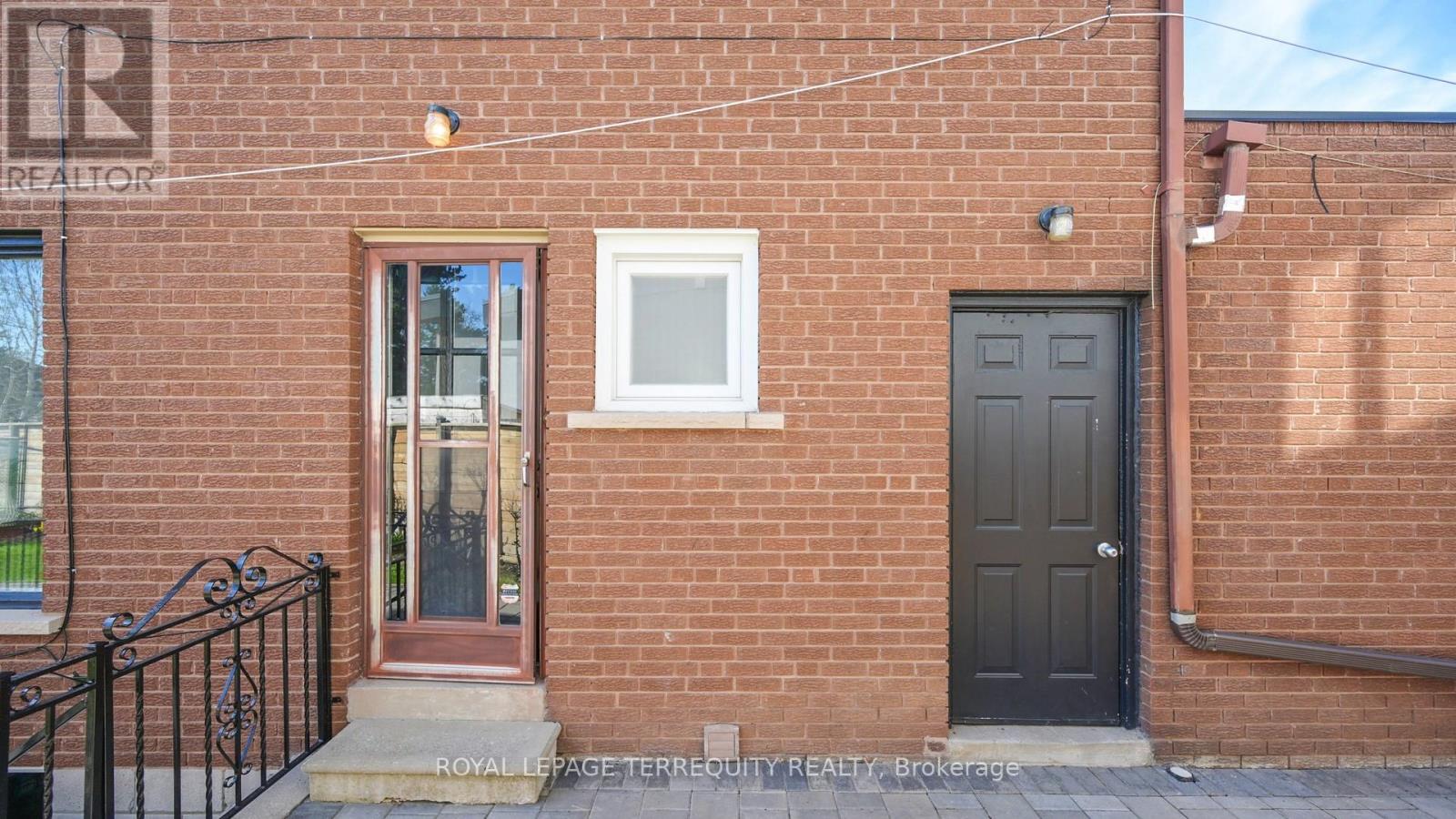 8 Ashall Boulevard, Toronto, Ontario  M4B 3C1 - Photo 32 - E12144339
