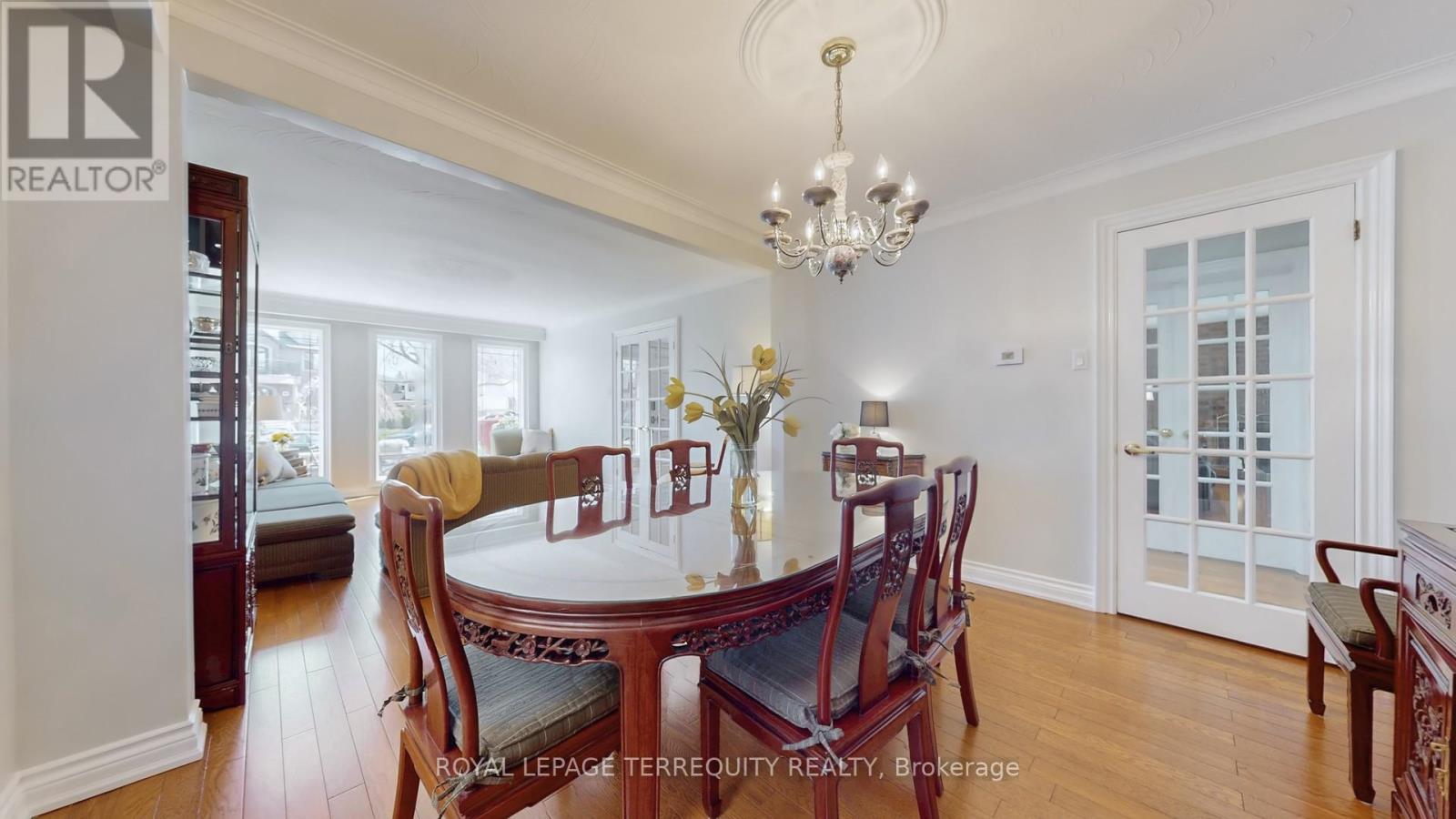 8 Ashall Boulevard, Toronto, Ontario  M4B 3C1 - Photo 8 - E12144339