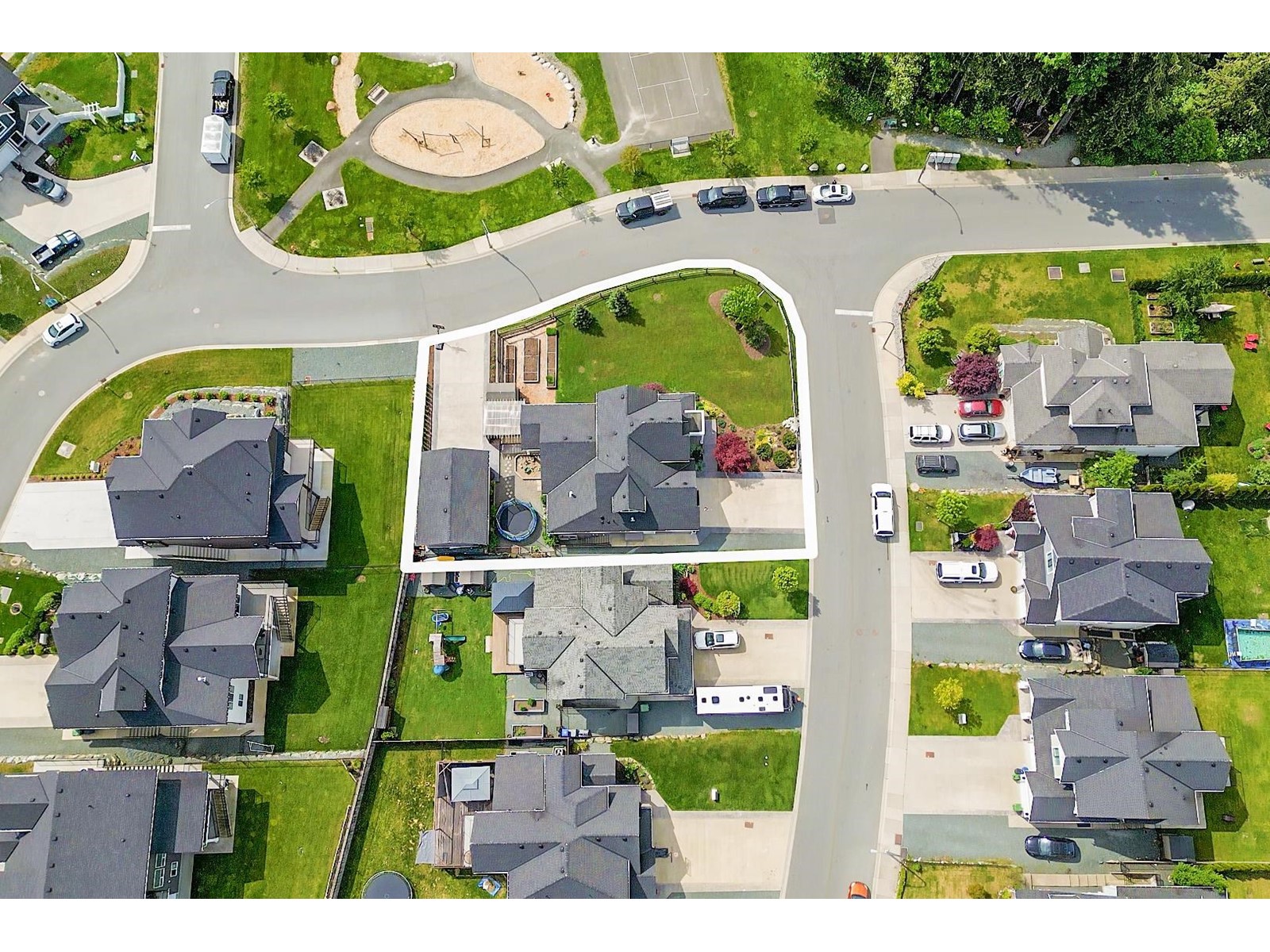 Property at 50276 KENSINGTON DRIVE image 2