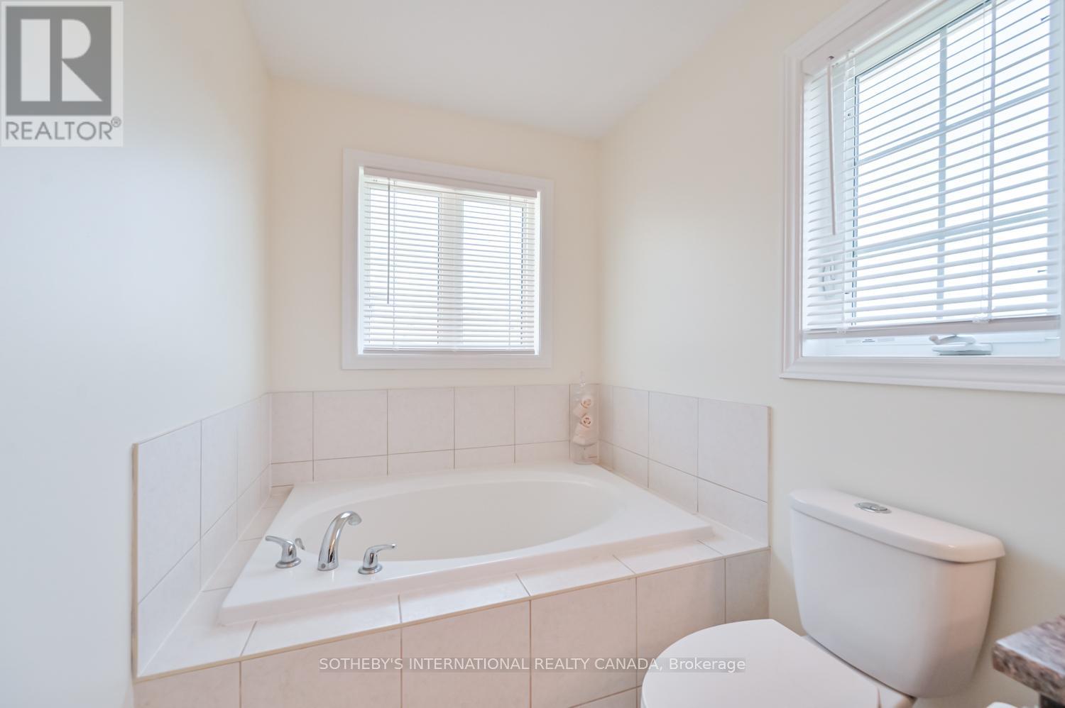 88 Jonas Millway, Whitchurch-Stouffville, Ontario  L4A 0M5 - Photo 27 - N12144310