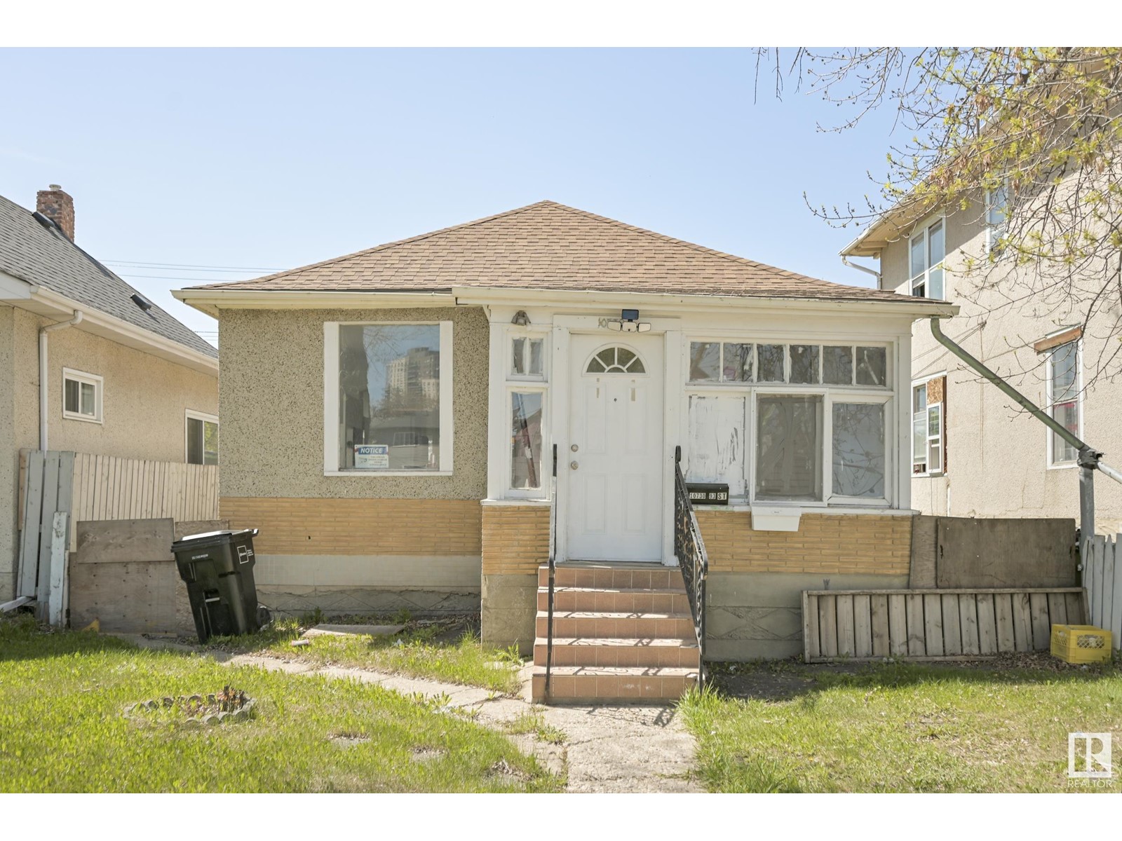 Property at 10730 93 ST NW image 1