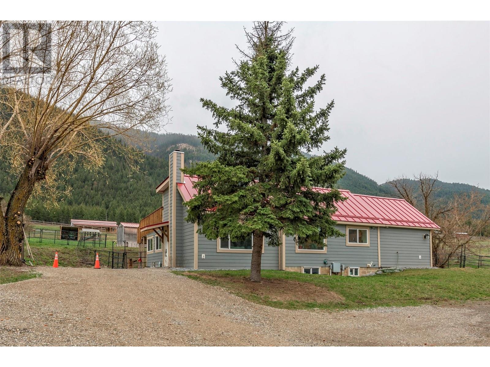 6449 97 Highway, Falkland, British Columbia  V0E 1W0 - Photo 29 - 10336647