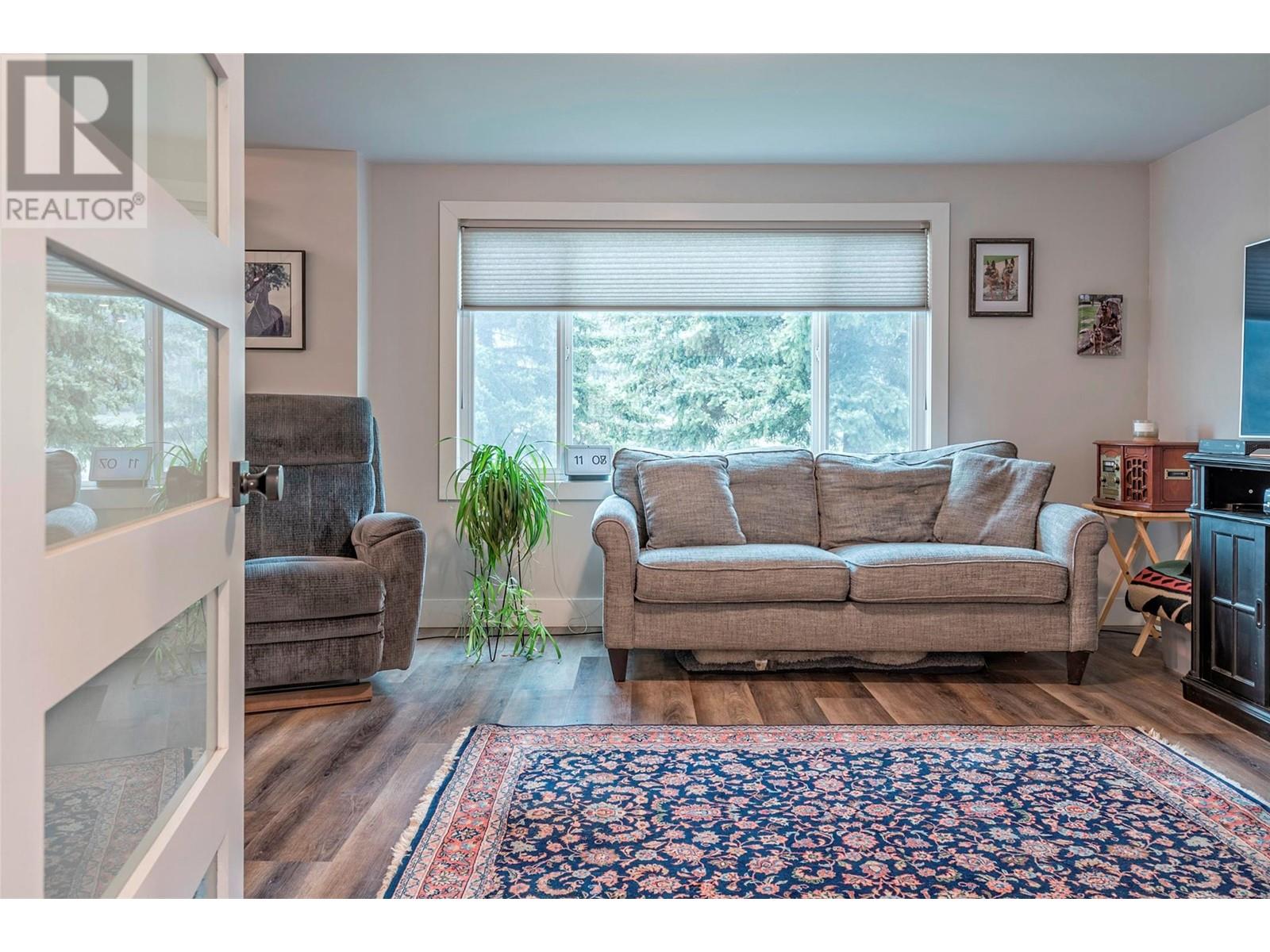 6449 97 Highway, Falkland, British Columbia  V0E 1W0 - Photo 6 - 10336647