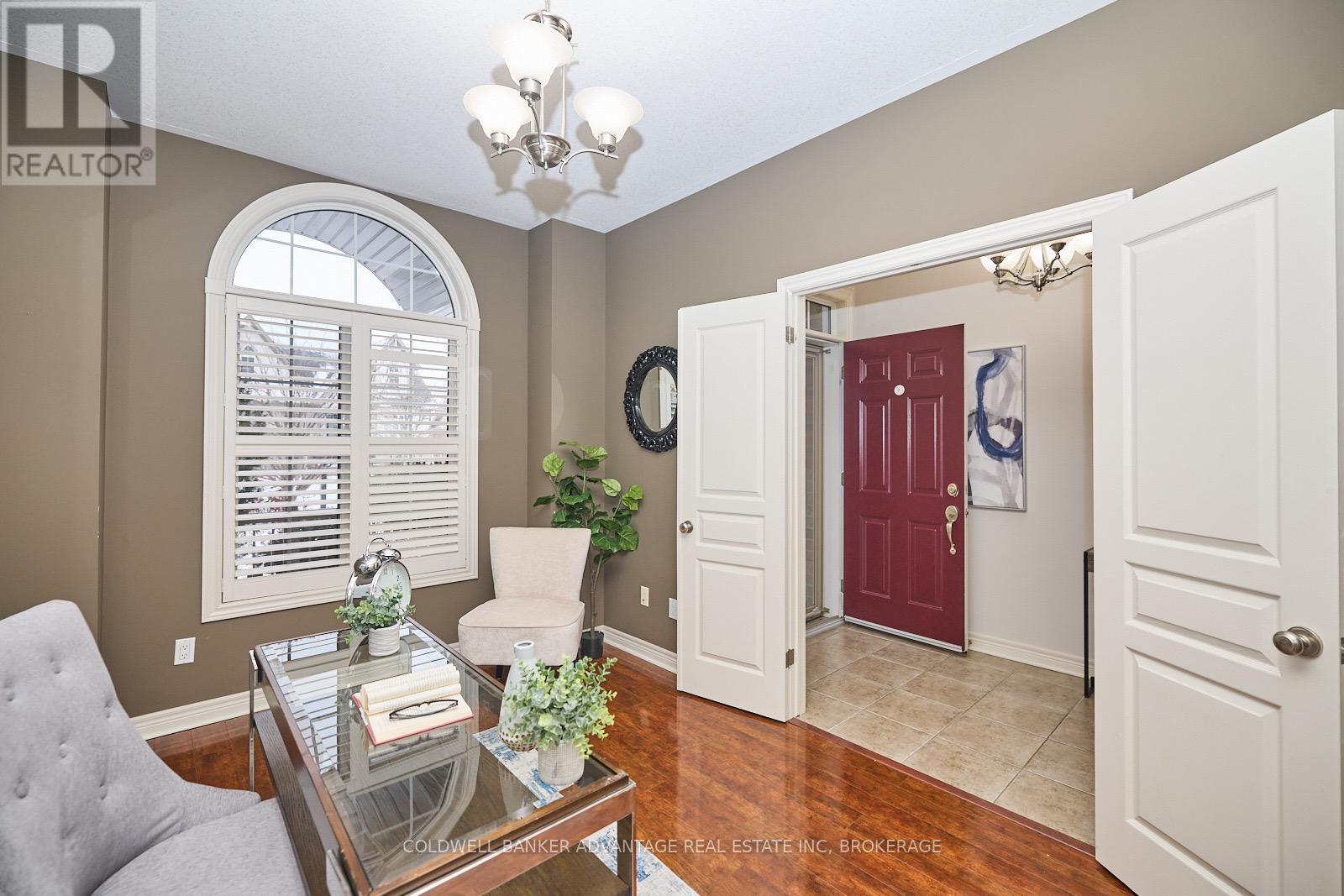 76 Aaron Trail, Welland, Ontario  L3B 6G4 - Photo 4 - X12144503