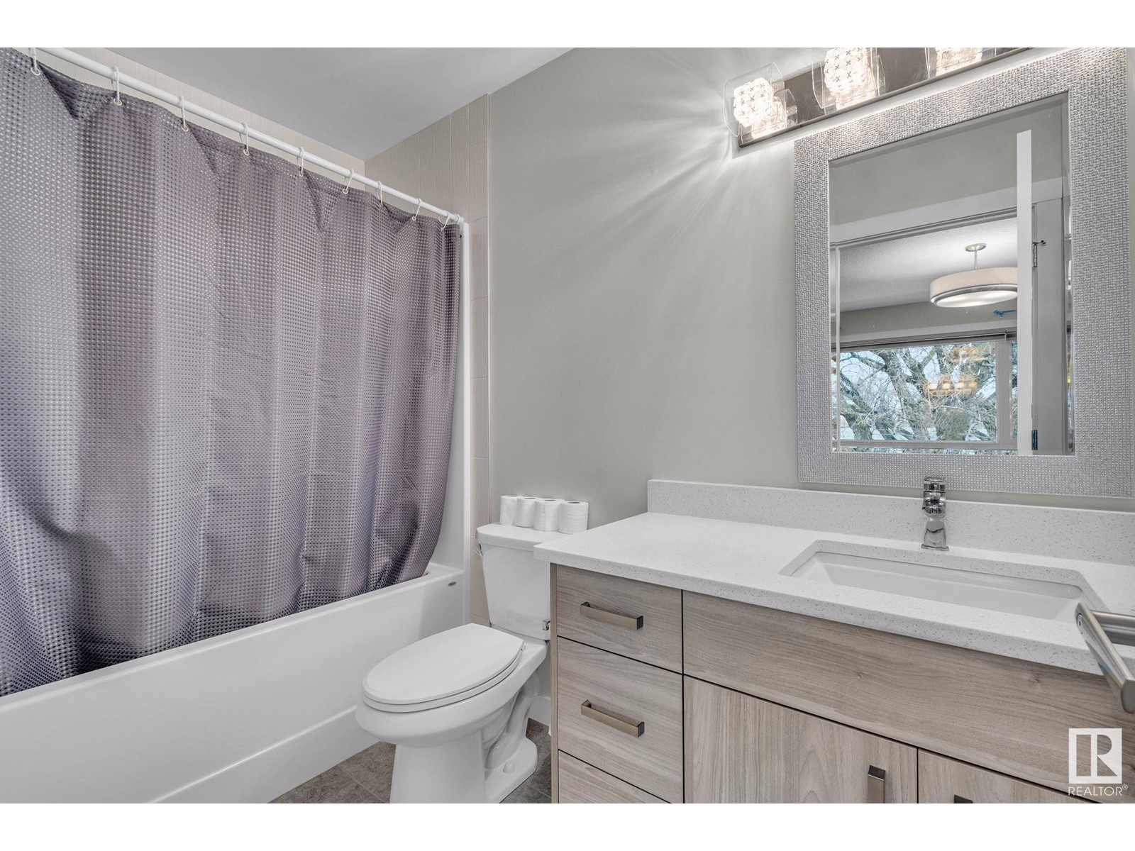 Property at 11828 52 ST NW image 5