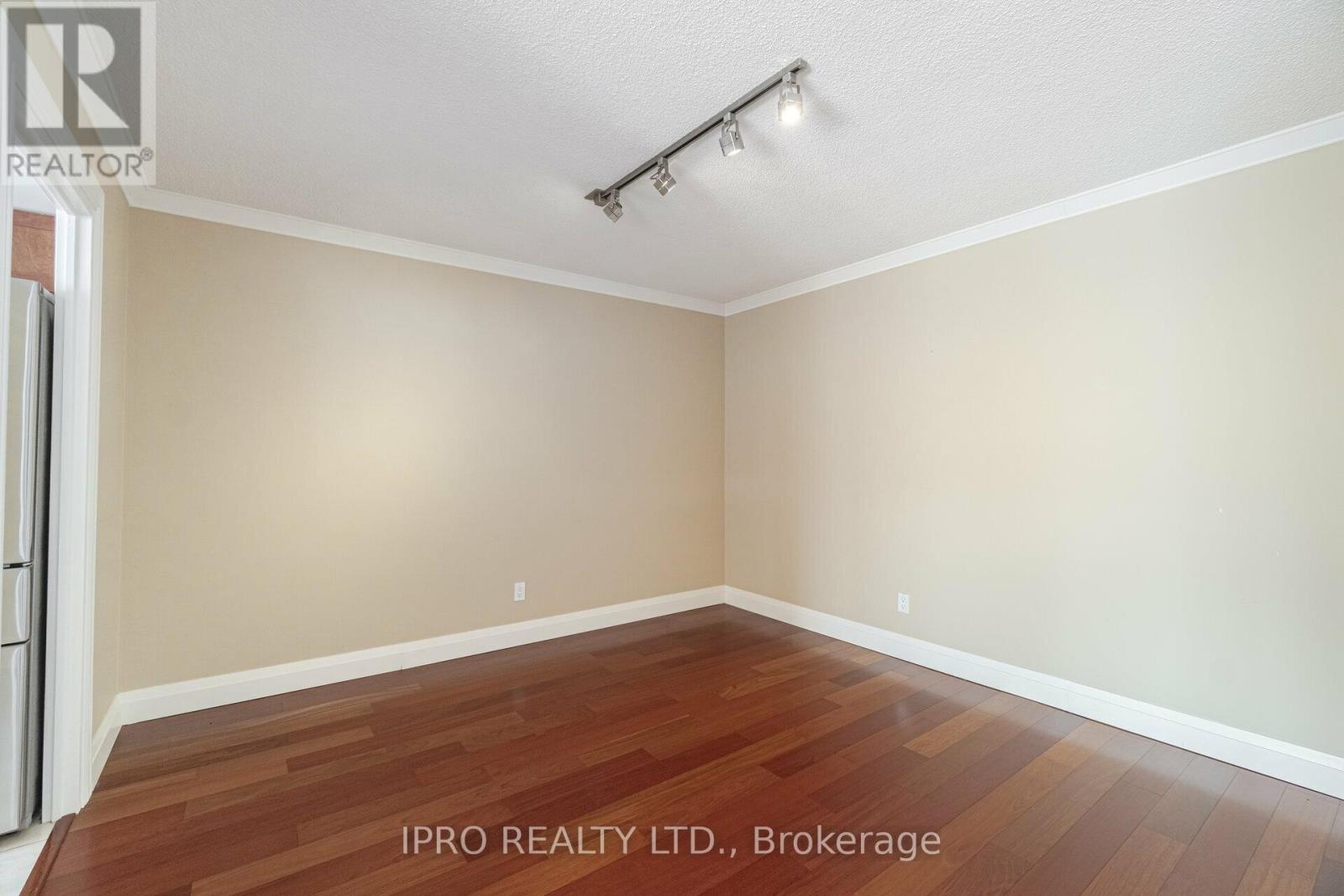 802 - 1230 Marlborough Court, Oakville, Ontario  L6H 3K6 - Photo 14 - W12144264