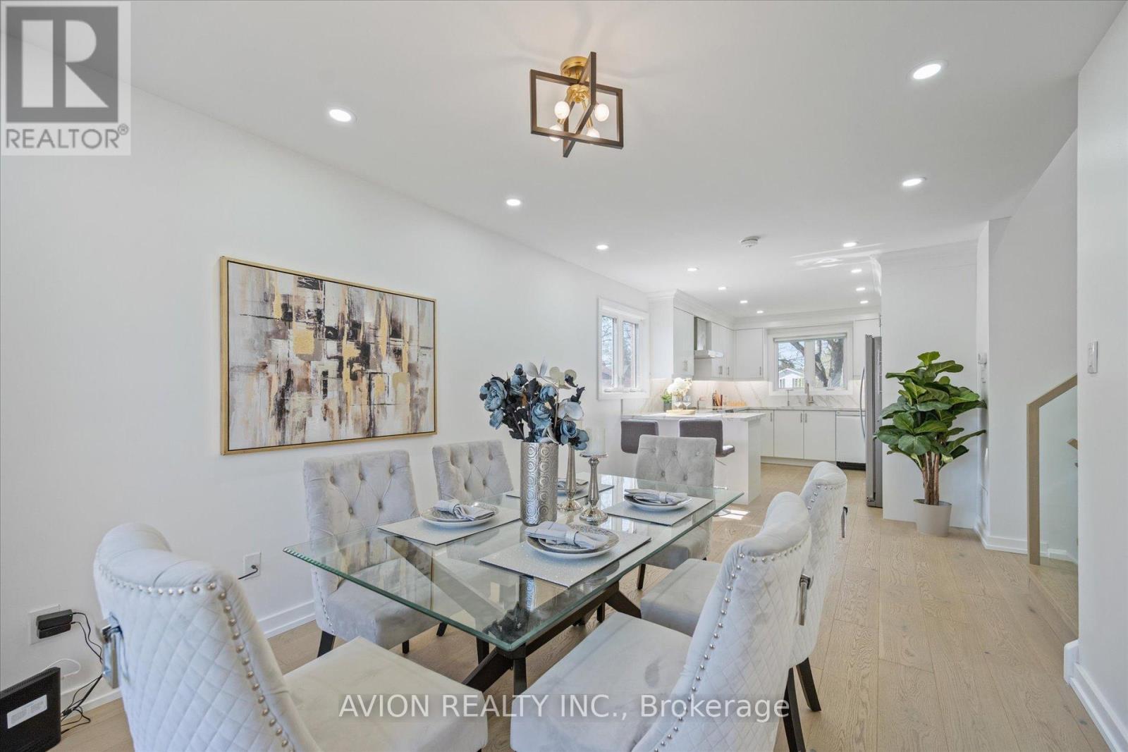 1397 Highgate Court, Oakville, Ontario  L6H 2V4 - Photo 7 - W12144323