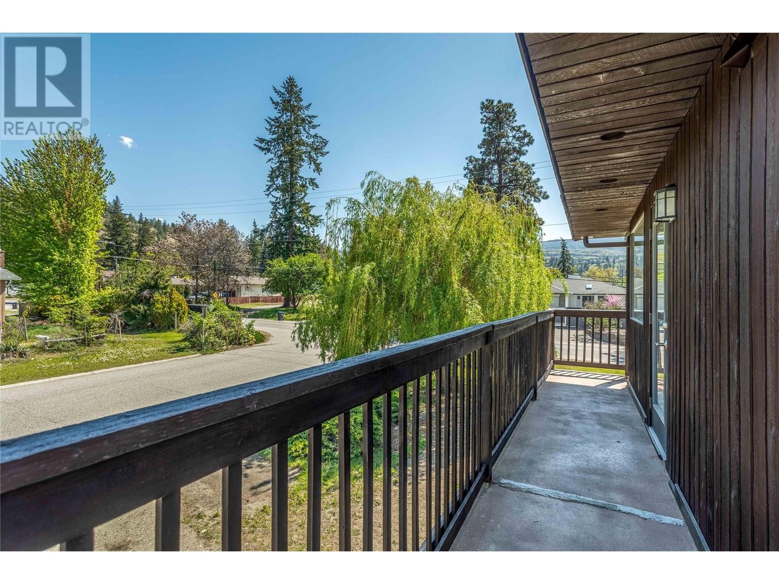 770 Raymer Road, Kelowna, BC V1W1H8