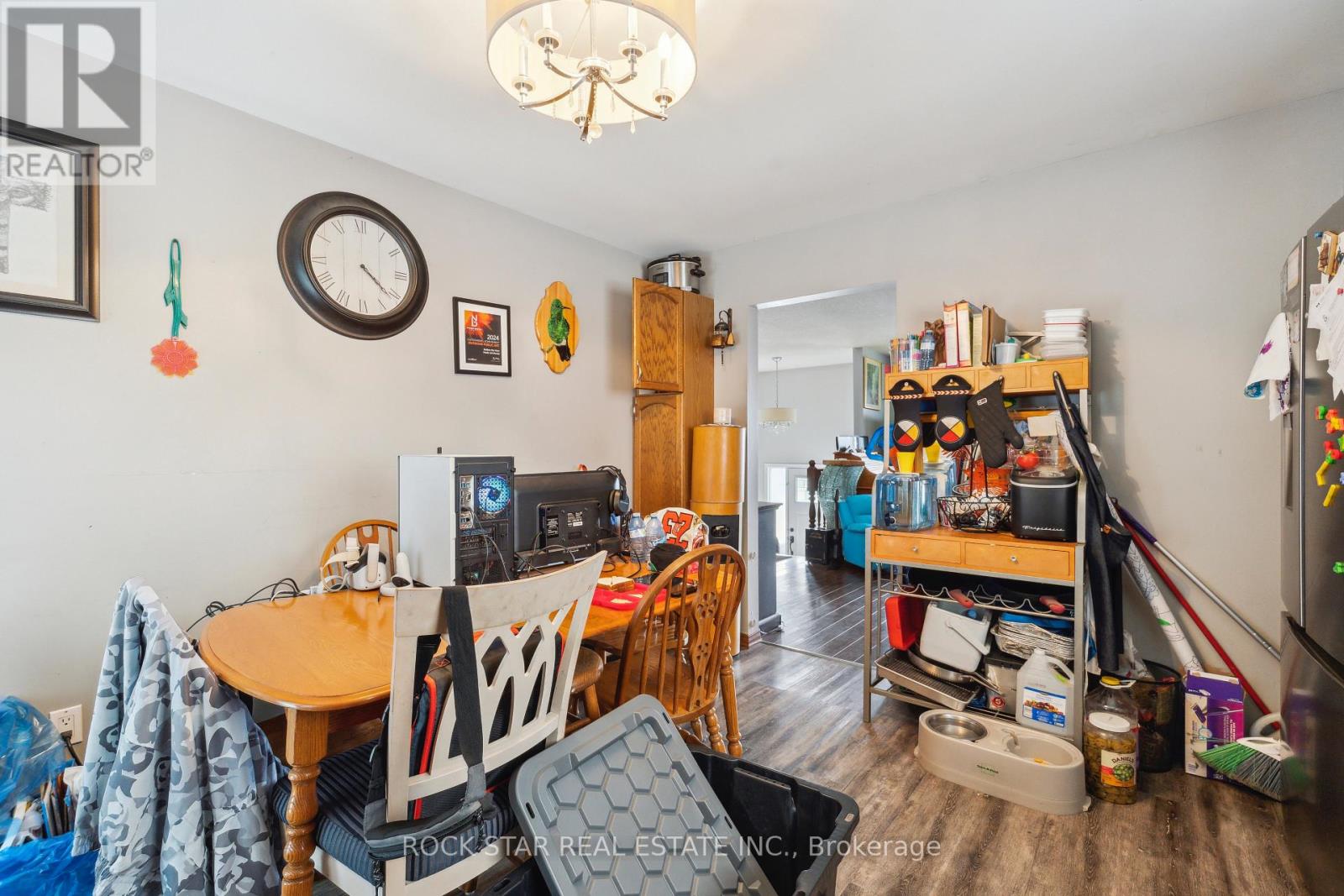 32 Hemlock Street, St. Catharines (Burleigh Hill), Ontario  L2T 4B7 - Photo 11 - X12144253