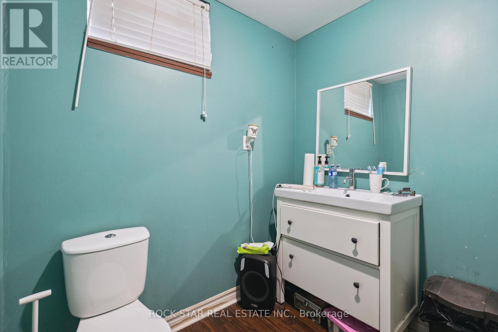 32 Hemlock Street, St. Catharines (Burleigh Hill), Ontario  L2T 4B7 - Photo 17 - X12144253
