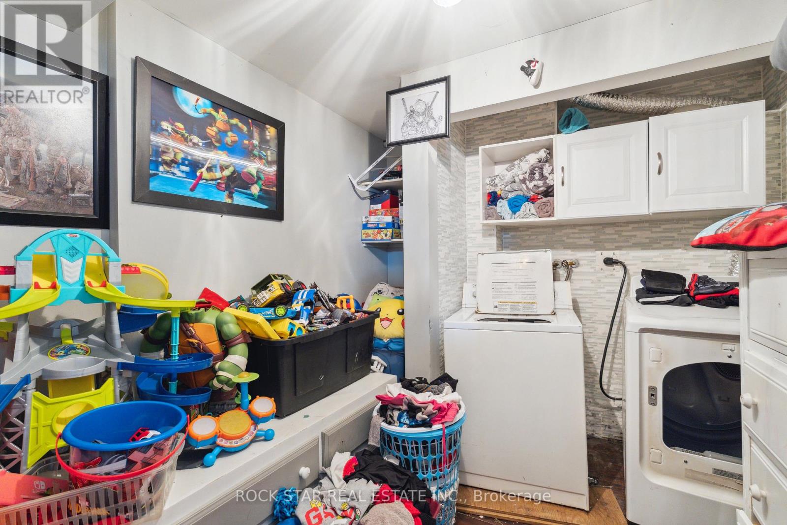 32 Hemlock Street, St. Catharines (Burleigh Hill), Ontario  L2T 4B7 - Photo 18 - X12144253