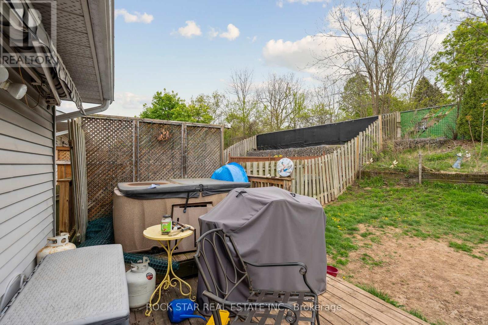 32 Hemlock Street, St. Catharines (Burleigh Hill), Ontario  L2T 4B7 - Photo 23 - X12144253