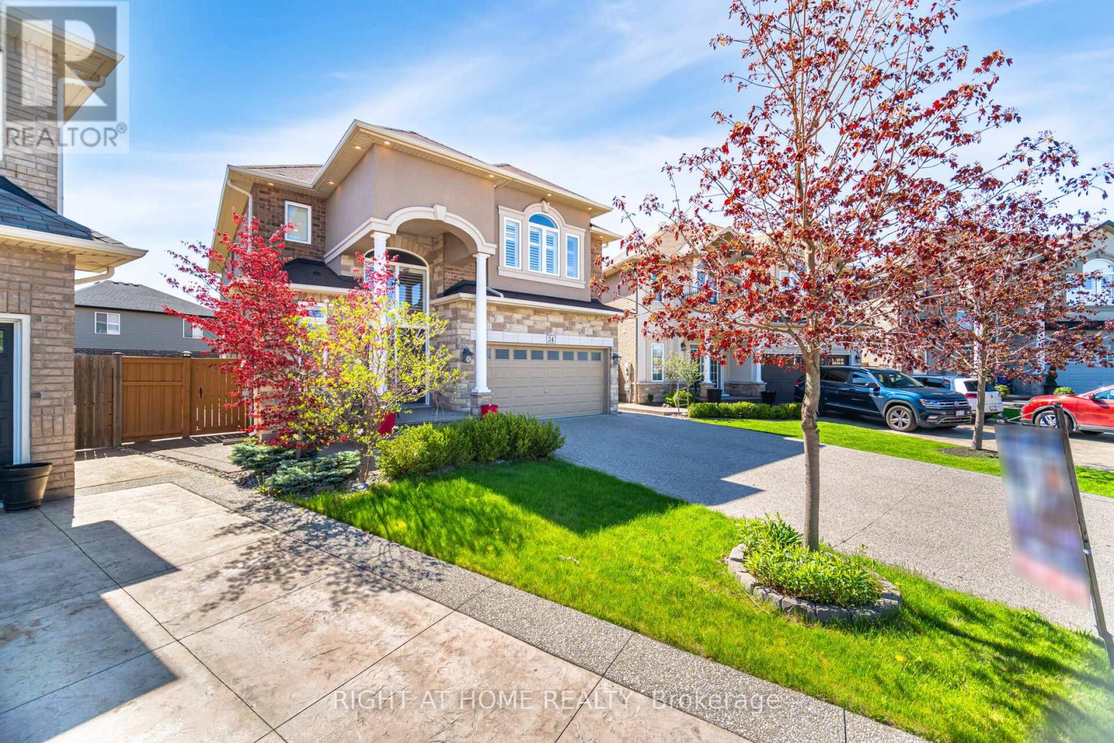 24 Biggar Crescent, Grimsby, Ontario  L3M 0E3 - Photo 3 - X12144287