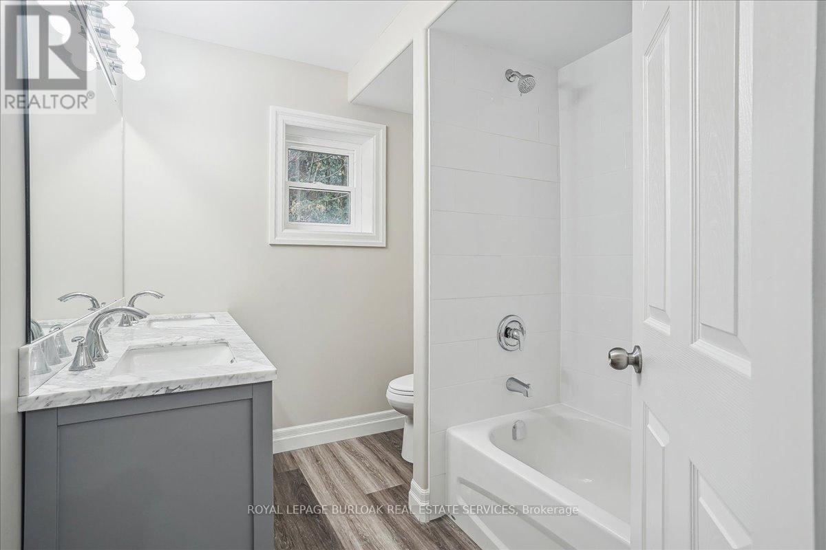 38 Viewpoint Avenue, Hamilton, Ontario  L8V 2S5 - Photo 13 - X12144320