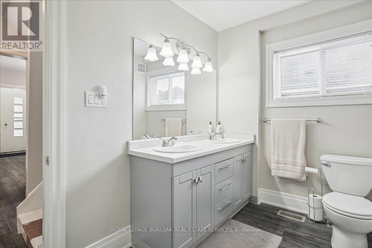 38 Viewpoint Avenue, Hamilton, Ontario  L8V 2S5 - Photo 24 - X12144320