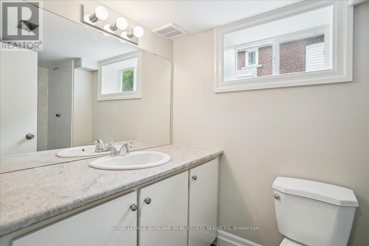 38 Viewpoint Avenue, Hamilton, Ontario  L8V 2S5 - Photo 29 - X12144320