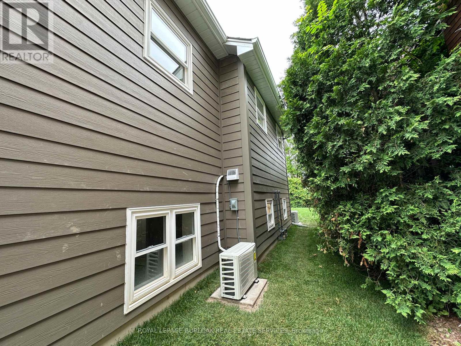 38 Viewpoint Avenue, Hamilton, Ontario  L8V 2S5 - Photo 33 - X12144320