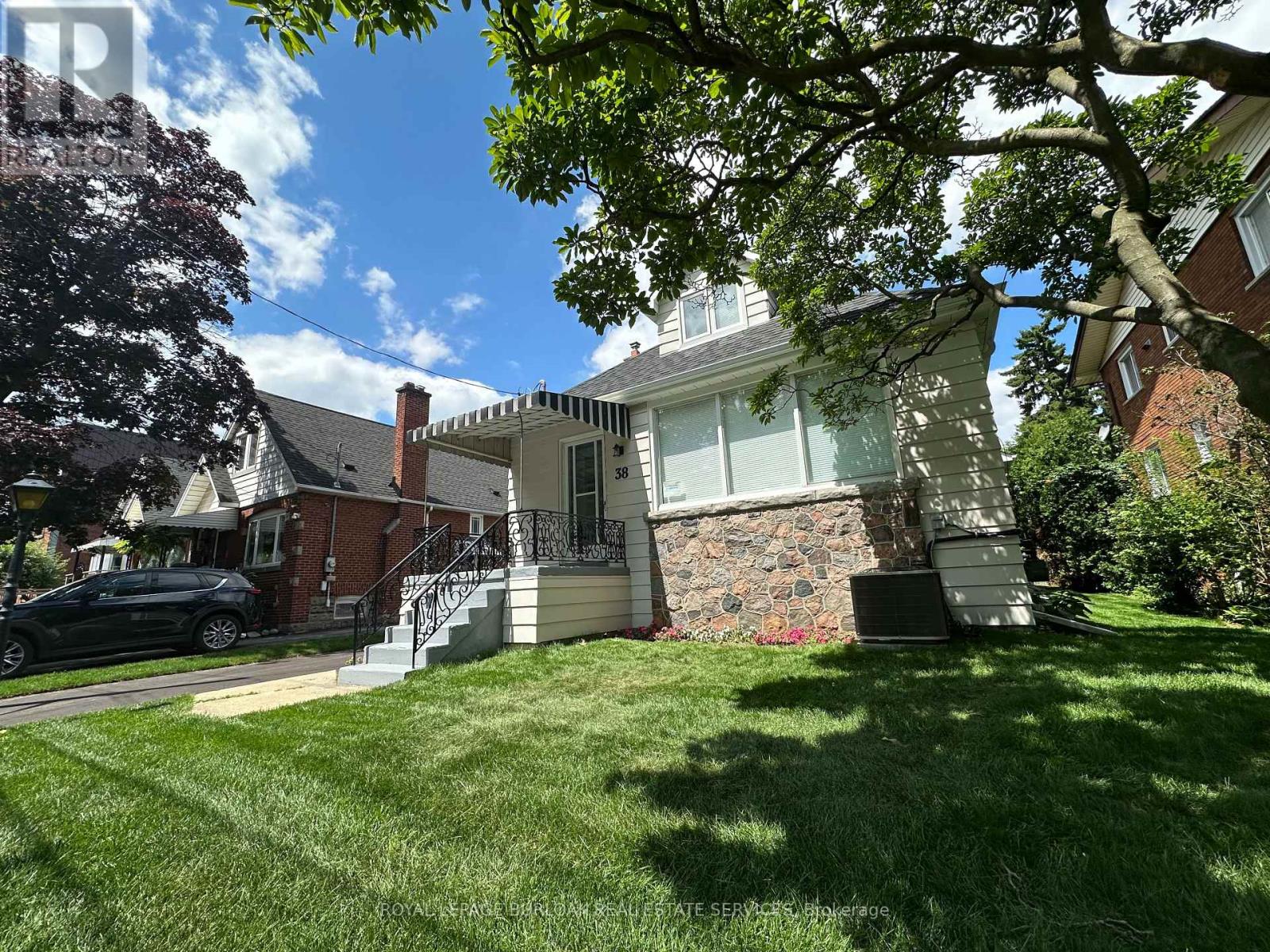38 Viewpoint Avenue, Hamilton, Ontario  L8V 2S5 - Photo 36 - X12144320
