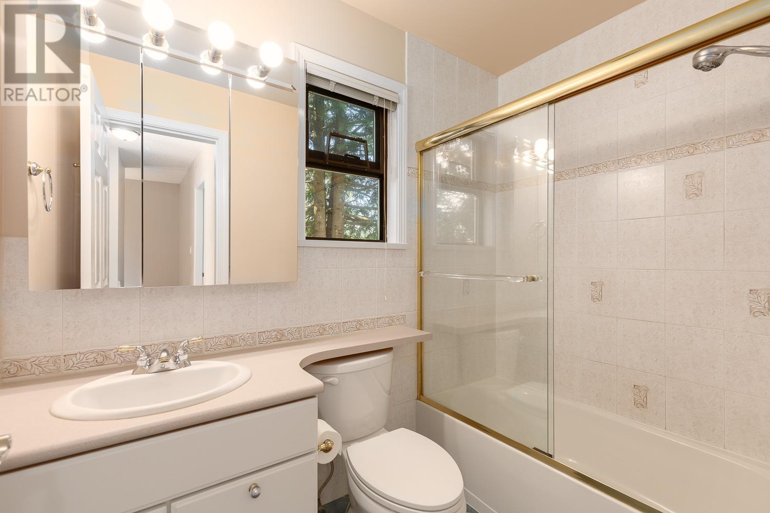 4754 Laurelwood Place, Burnaby, British Columbia  V5G 4B2 - Photo 24 - R2998701