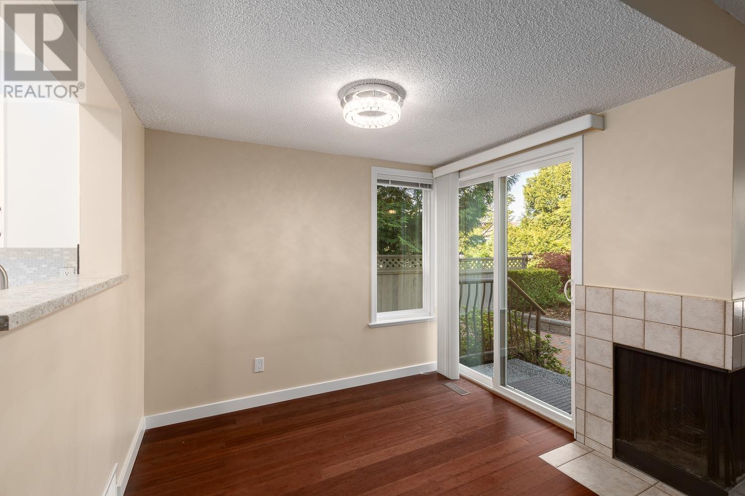 4754 Laurelwood Place, Burnaby, British Columbia  V5G 4B2 - Photo 14 - R2998701