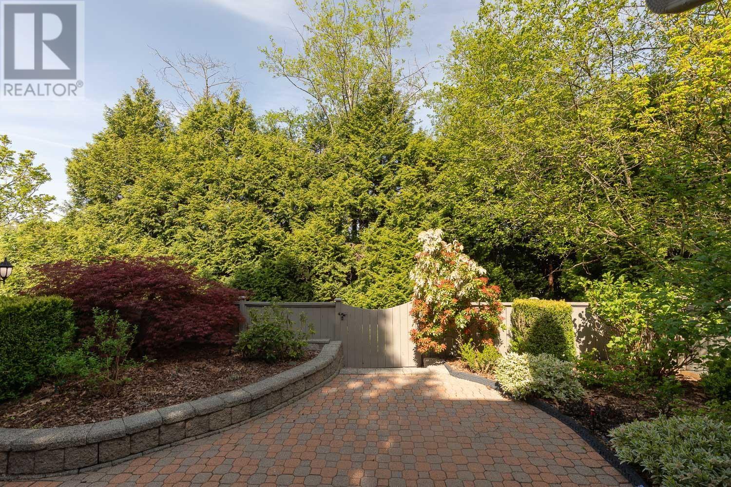 4754 Laurelwood Place, Burnaby, British Columbia  V5G 4B2 - Photo 33 - R2998701