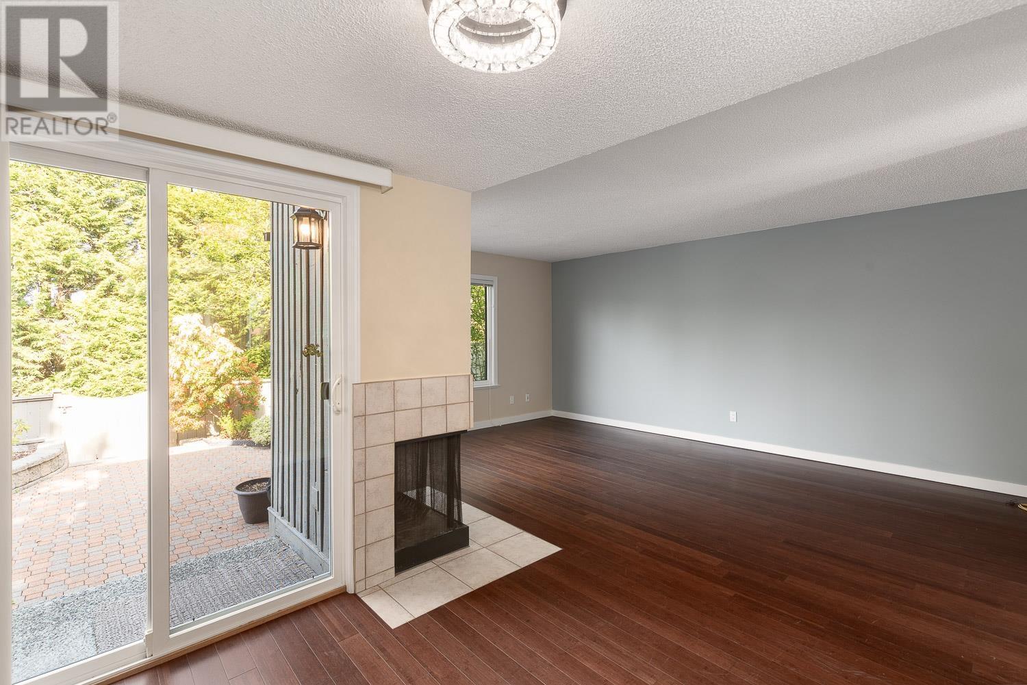 4754 Laurelwood Place, Burnaby, British Columbia  V5G 4B2 - Photo 15 - R2998701
