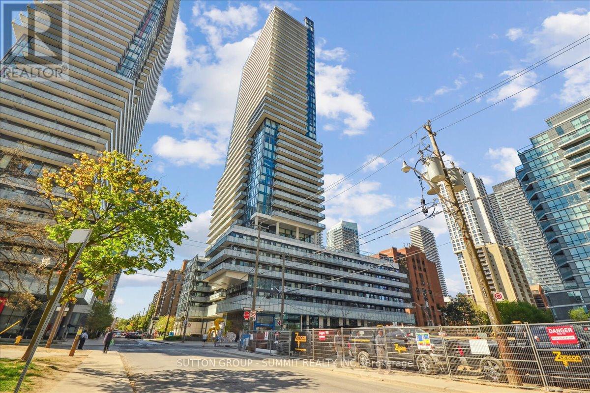 1010 - 161 Roehampton Avenue, Toronto, Ontario  M4P 1P9 - Photo 2 - C12144346