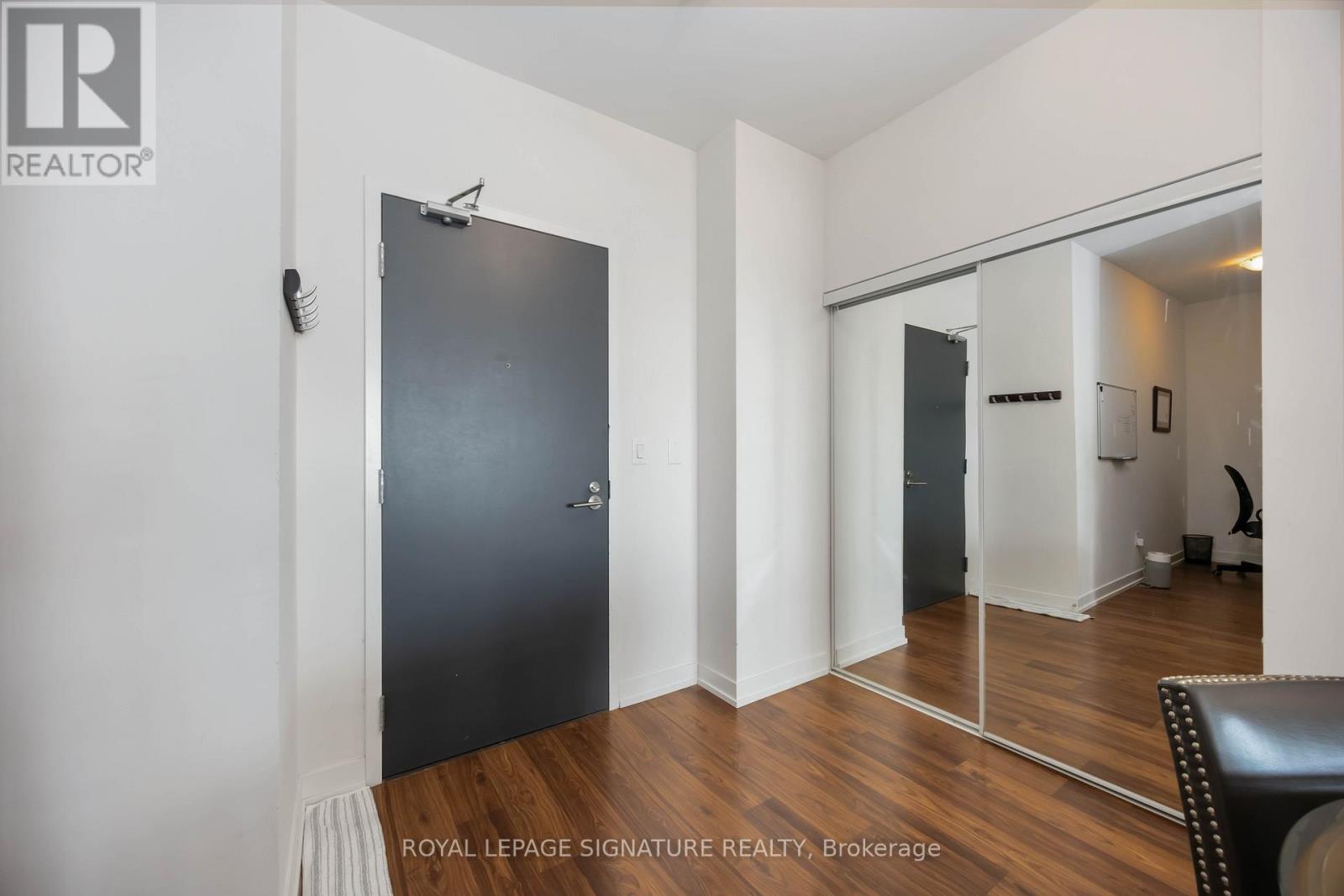 2006 - 105 George Street, Toronto, Ontario  M5A 2N4 - Photo 3 - C12144377