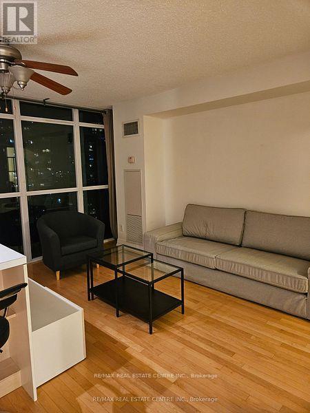 1611 - 25 Carlton Street, Toronto, Ontario  M5B 1L4 - Photo 8 - C12144546