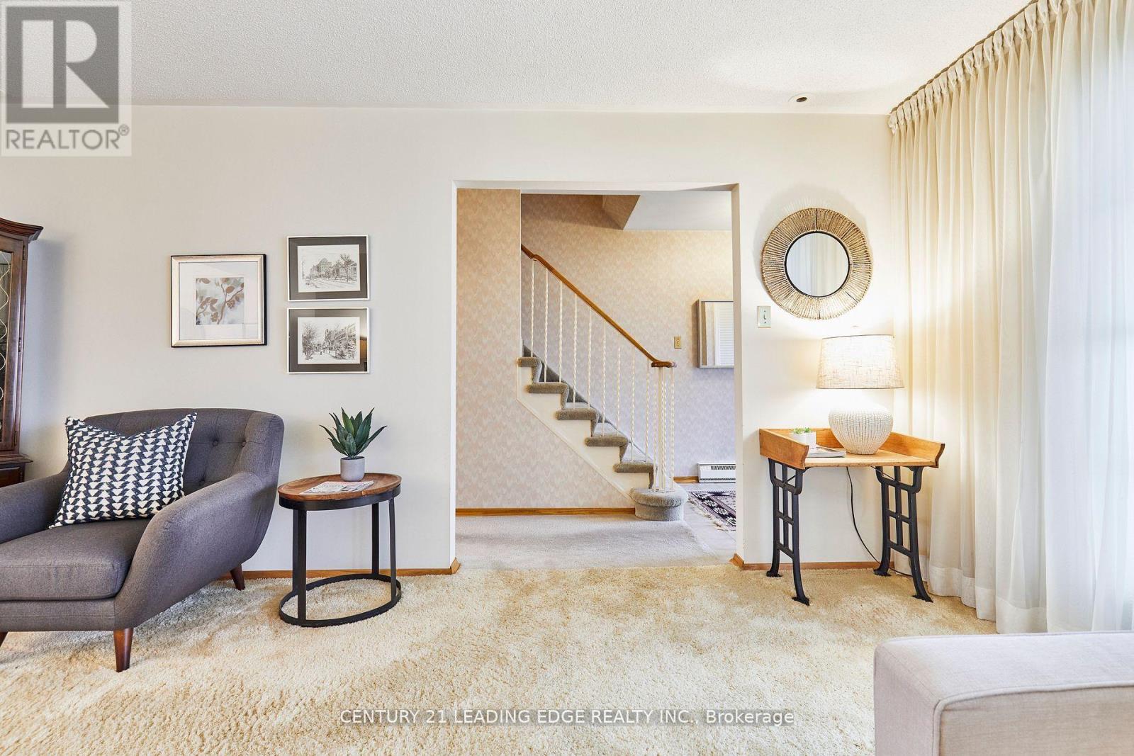 24 Dunmurray Boulevard, Toronto, Ontario  M1T 2J9 - Photo 3 - E12144448