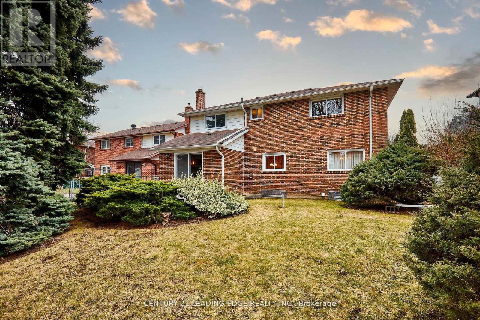 24 Dunmurray Boulevard, Toronto, Ontario  M1T 2J9 - Photo 39 - E12144448