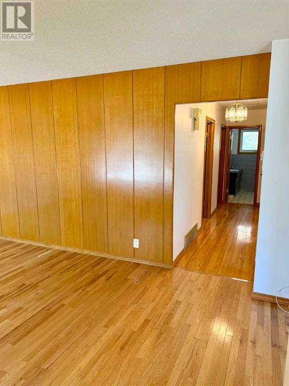 Property at 1319 28 Street S image 5
