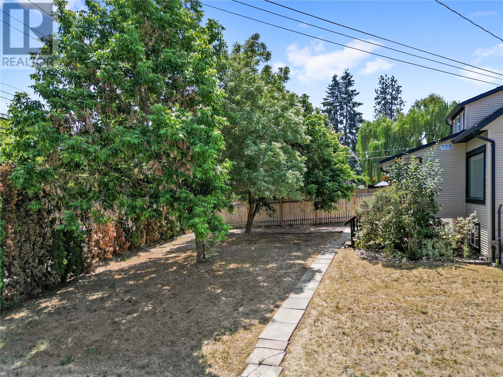 Property at 11592 Okanagan Centre Road E image 3