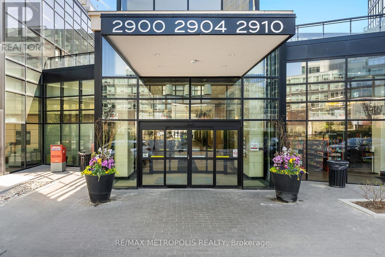 1706 - 2900 Highway 7, Vaughan, Ontario  L4K 0G3 - Photo 32 - N12144424