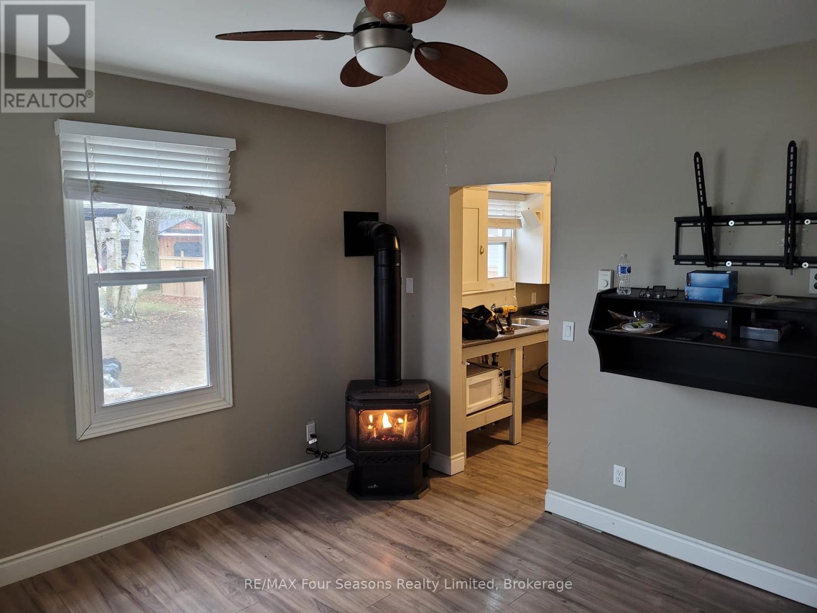 Property at 557 CATHERINE STREET image 3