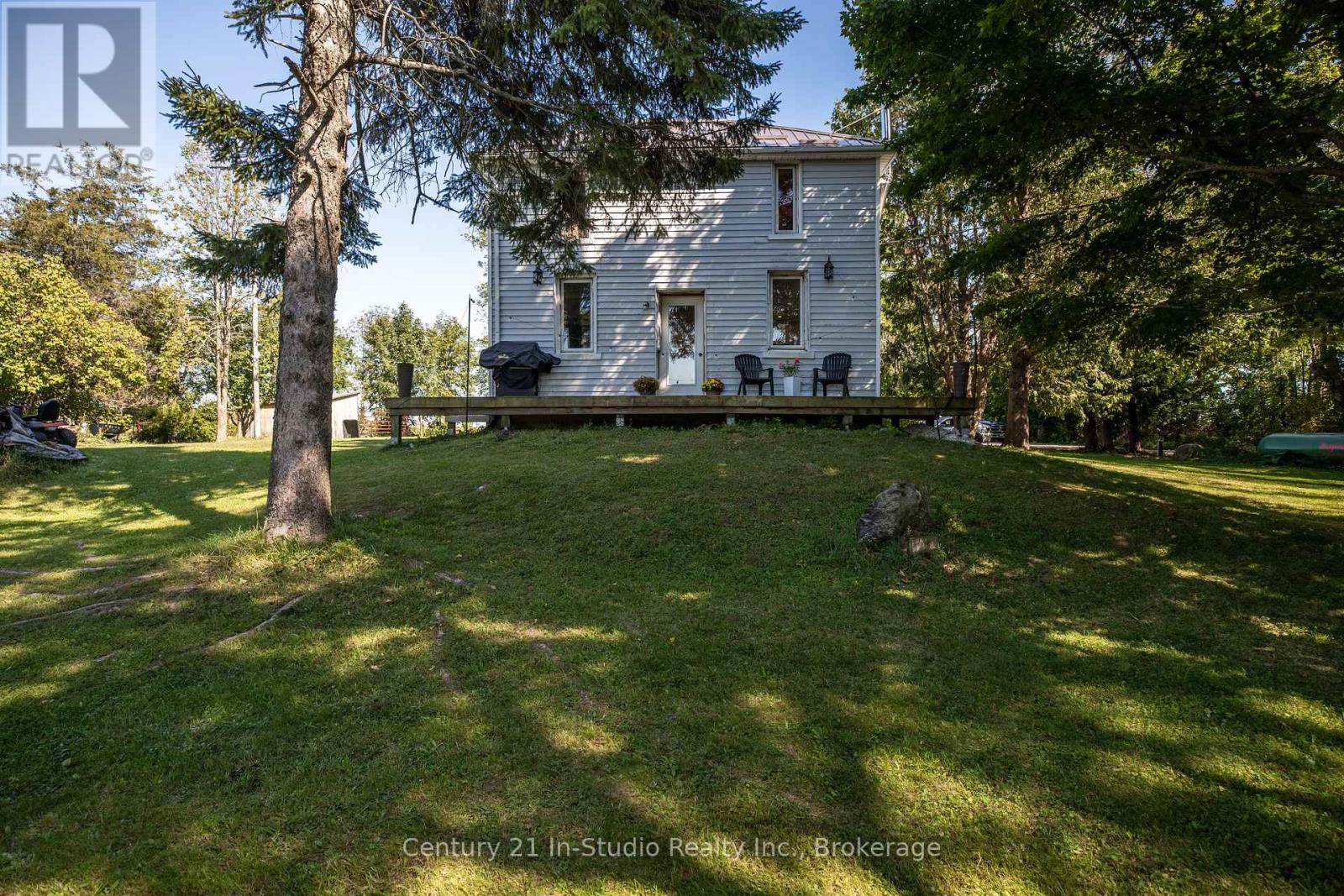 282 Elsinore Road, South Bruce Peninsula, Ontario  N0H 1A0 - Photo 2 - X12144486