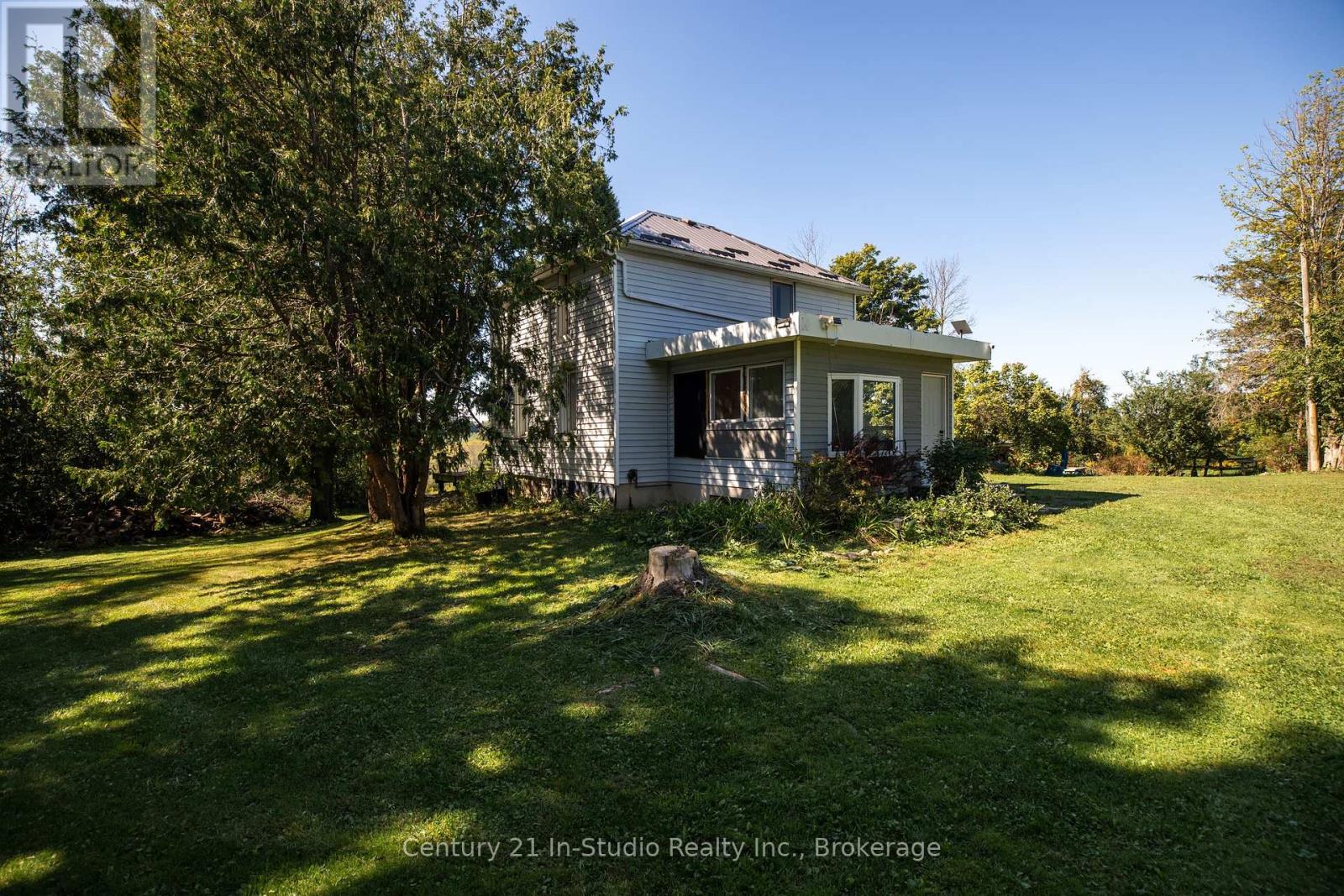 282 Elsinore Road, South Bruce Peninsula, Ontario  N0H 1A0 - Photo 6 - X12144486