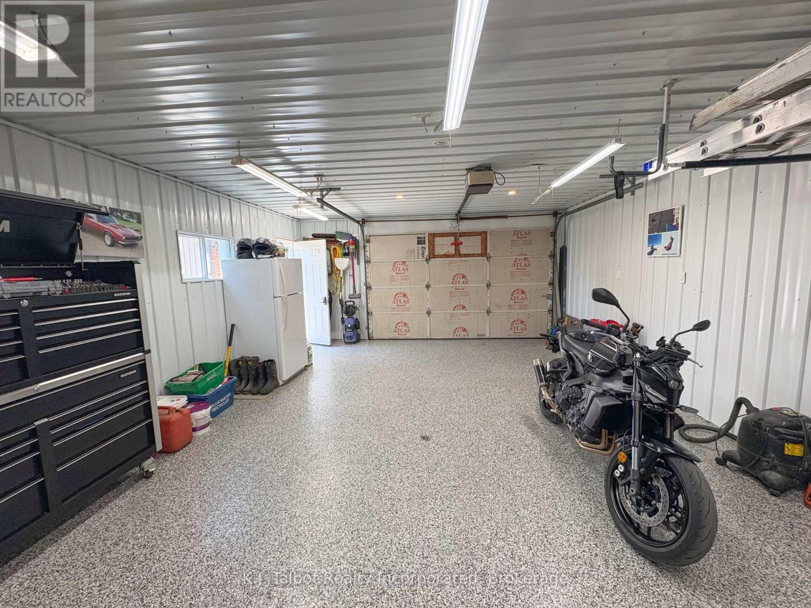 325 Krohmer Drive, Goderich, Ontario  N7A 4G8 - Photo 34 - X12144570