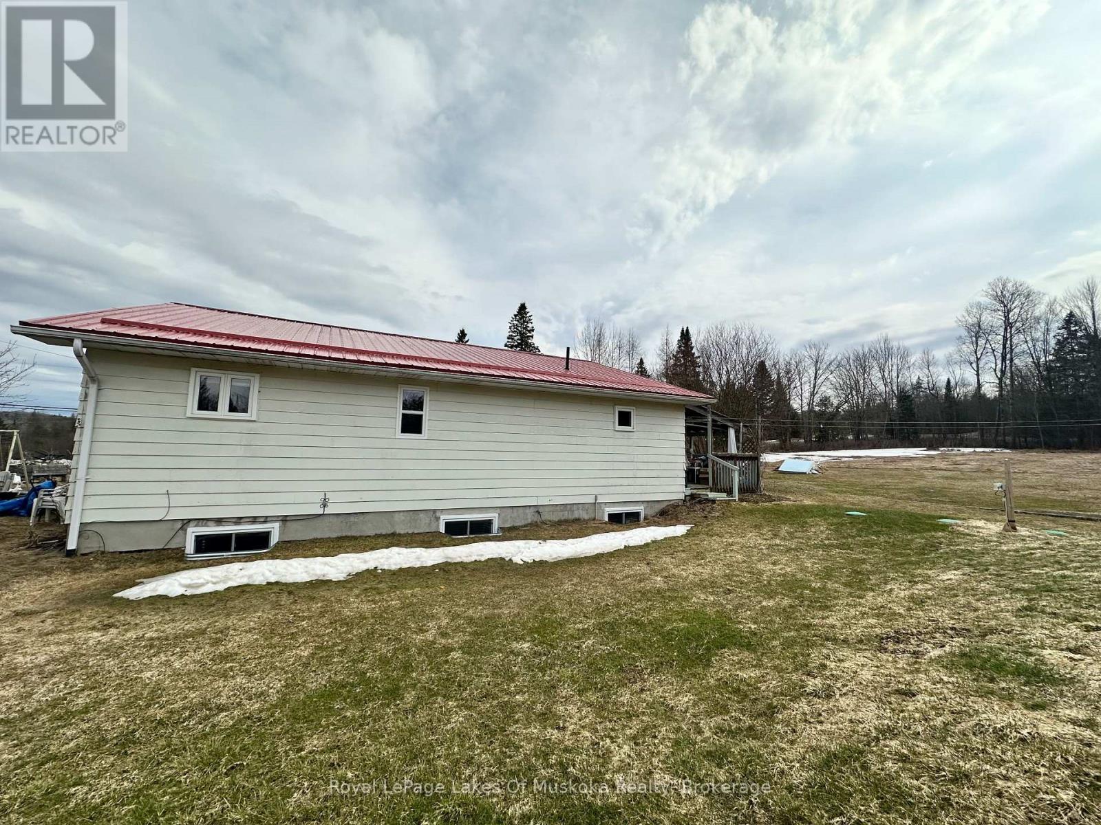 250 Stephenson 12 Road W, Huntsville, Ontario  P0B 1M0 - Photo 7 - X12144589