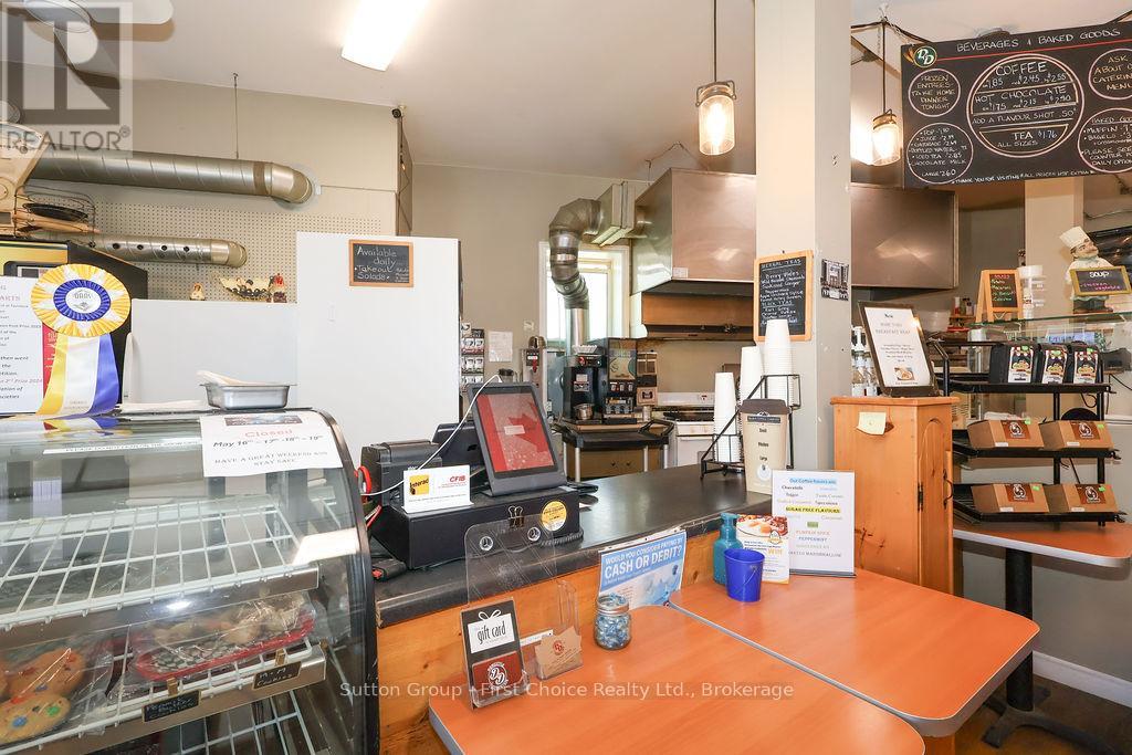 8 Woodstock Street N, East Zorra-Tavistock, Ontario N0B 2R0 - Photo 10 - X12144660
