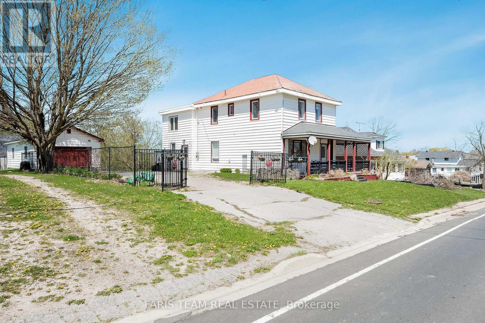 Property at 326 LAFONTAINE ROAD W image 2