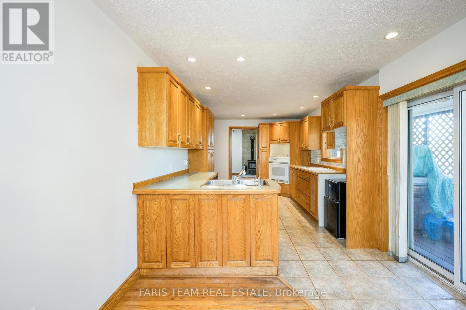 Property at 326 LAFONTAINE ROAD W image 3