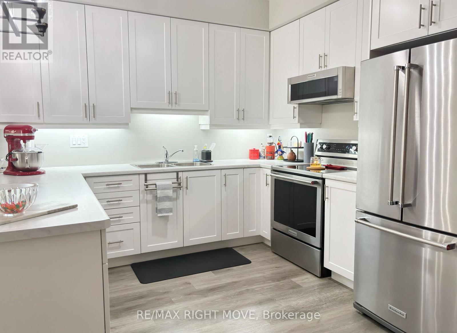 321 Lucy Lane, Orillia, Ontario  L3V 8L3 - Photo 8 - S12144394