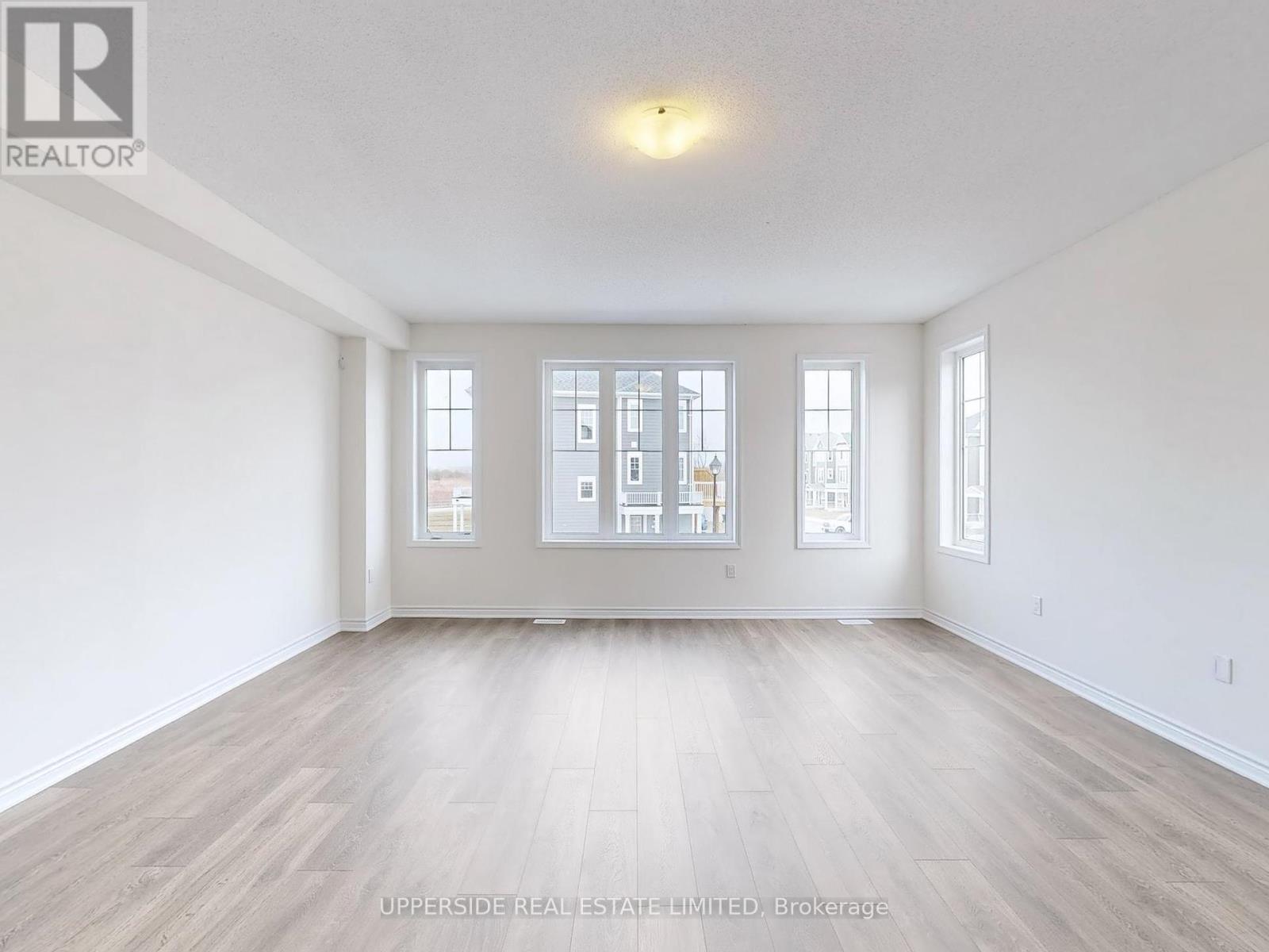 18 Lana Circle, Wasaga Beach, Ontario  L9Z 0L2 - Photo 6 - S12144533