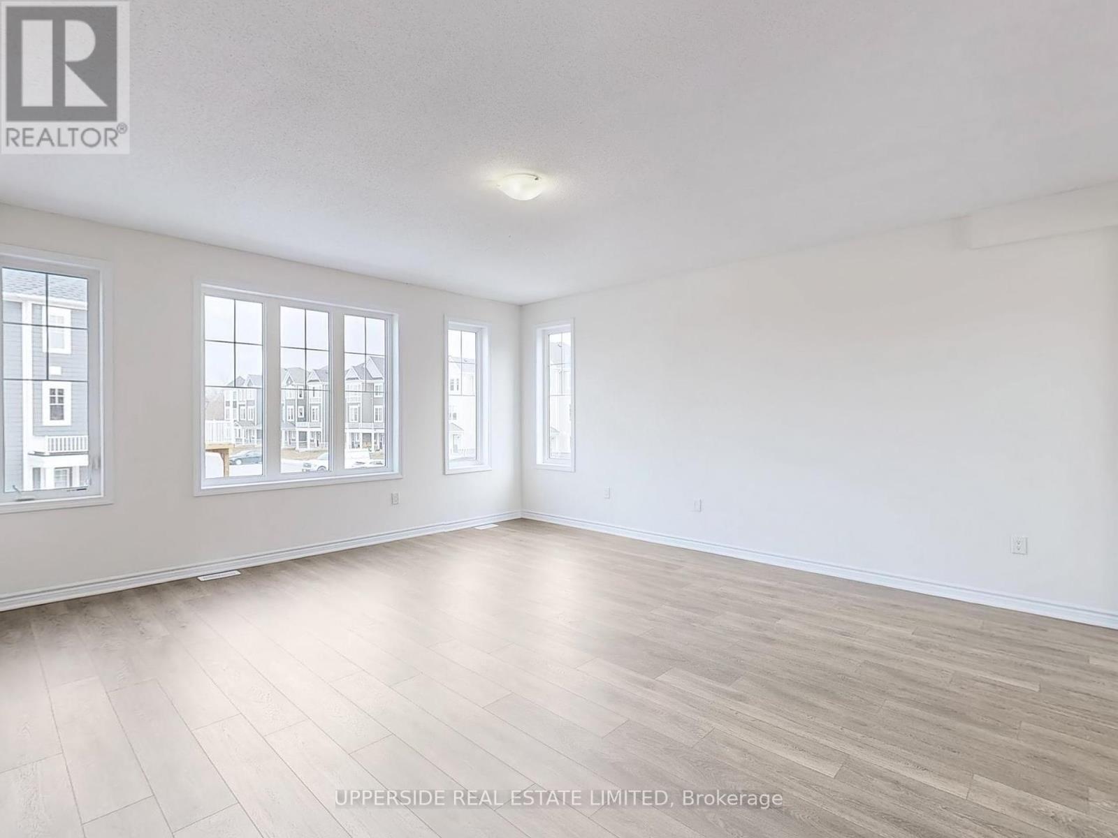 18 Lana Circle, Wasaga Beach, Ontario  L9Z 0L2 - Photo 7 - S12144533
