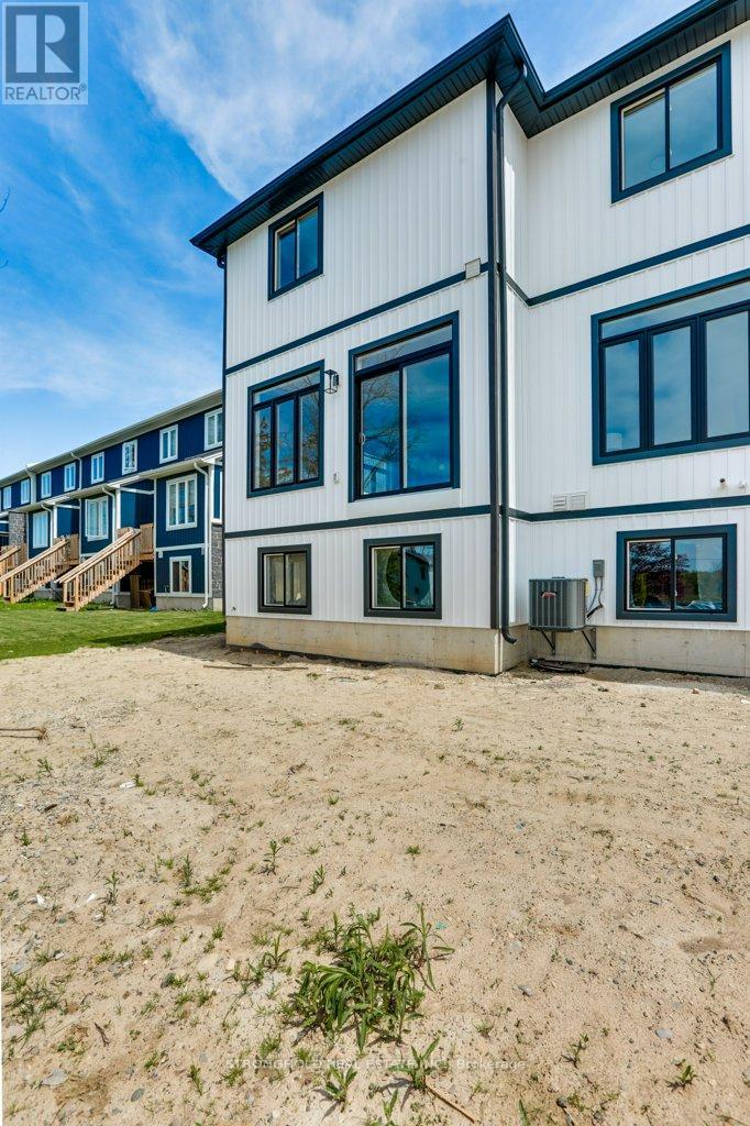 1778 Finley Crescent, London North, Ontario  N6H 5M5 - Photo 4 - X12144591