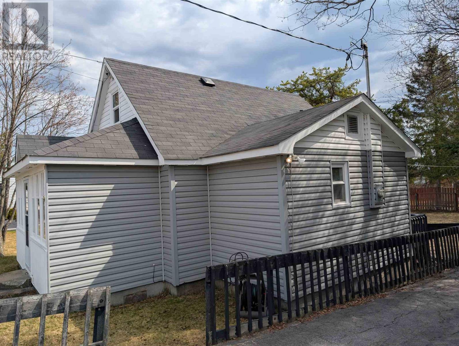 79 Mckinley Ave, Wawa, Ontario  P0S 1K0 - Photo 3 - SM251097