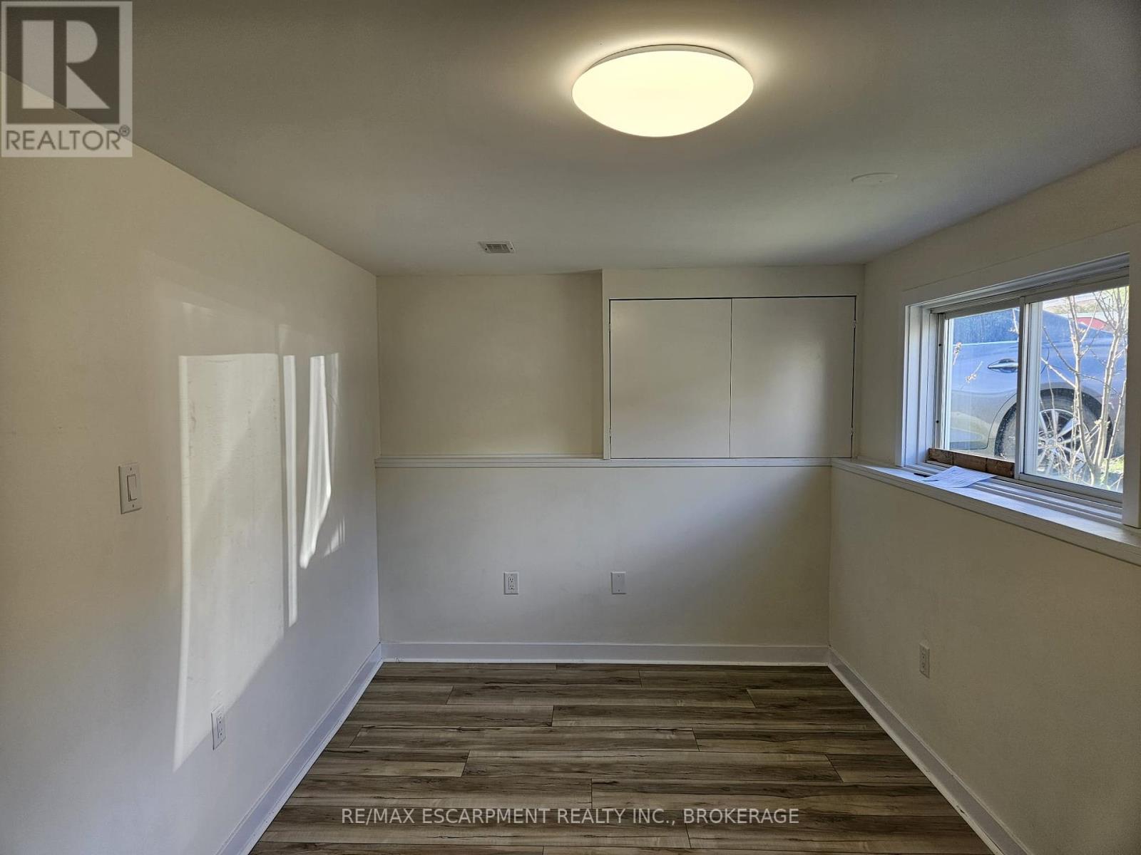1d Water Street, Thorold, Ontario  L2V 2J9 - Photo 6 - X12136664