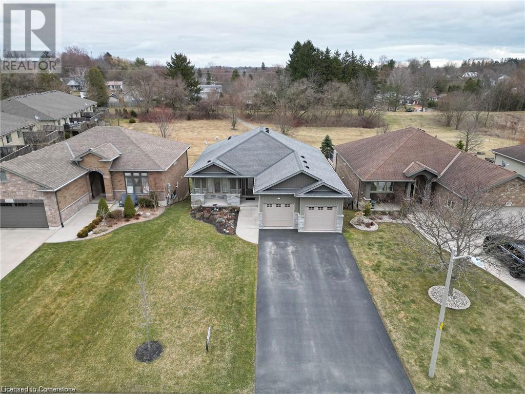 Property at 419 QUEEN Street S image 1